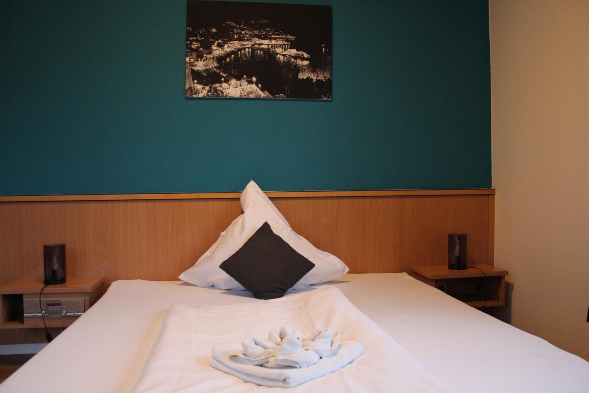 Olympia Hotel & Restaurant Inden エクステリア 写真